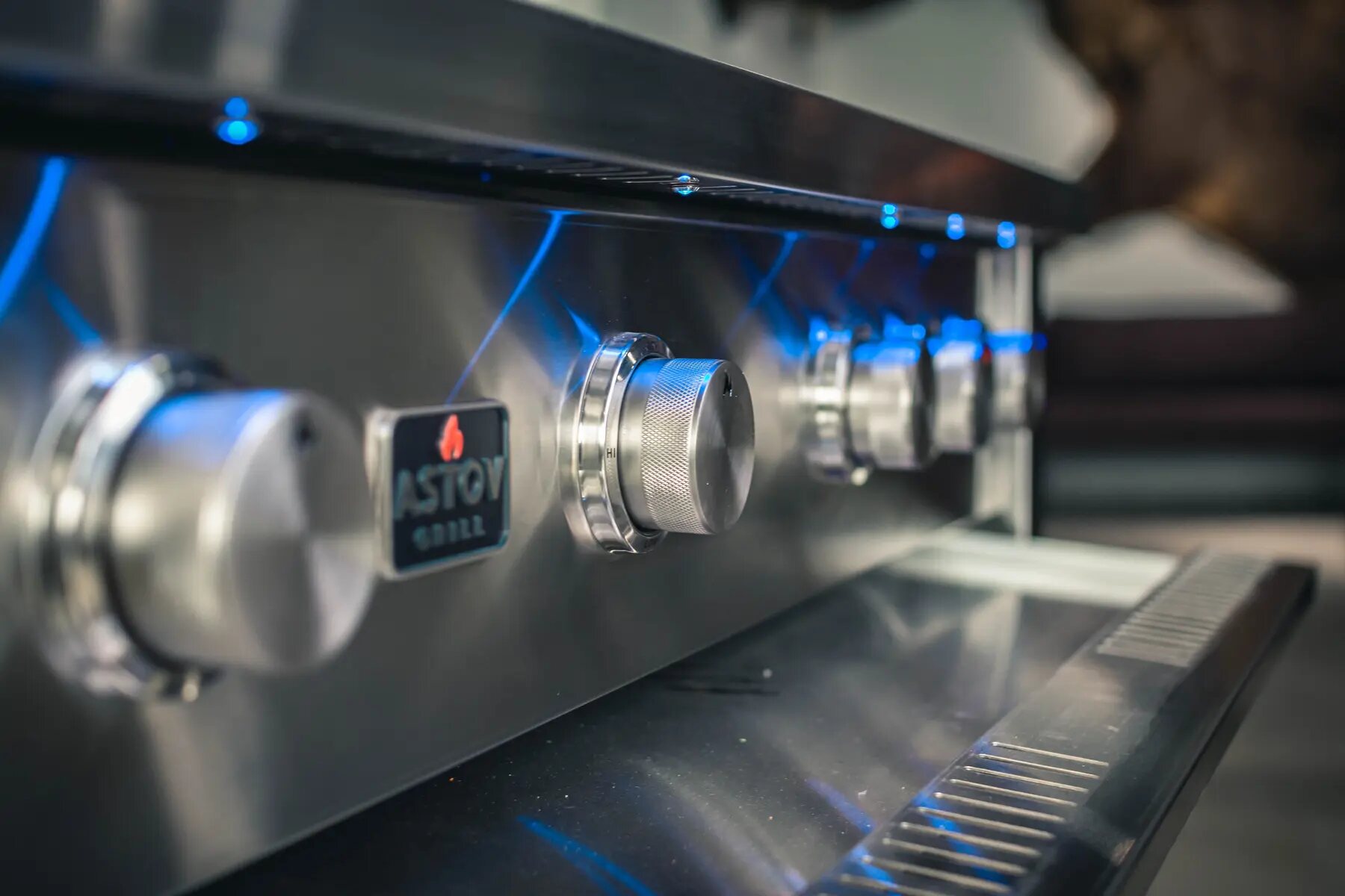 Подсвеченные ручки управления газового гриля ASTOV GRILL